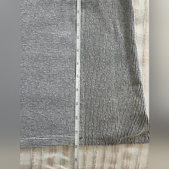 Striped black white Christian Siriano Blouse short sleeve top small - Picture 8 of 9